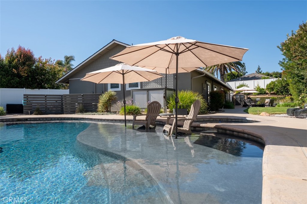 5102 Club Terrace