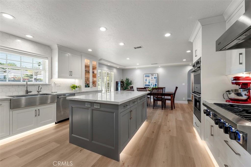 5102 Club Terrace