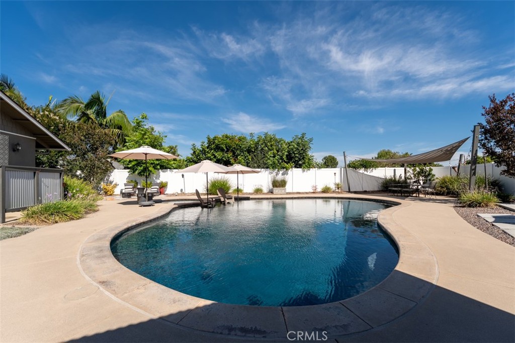 5102 Club Terrace