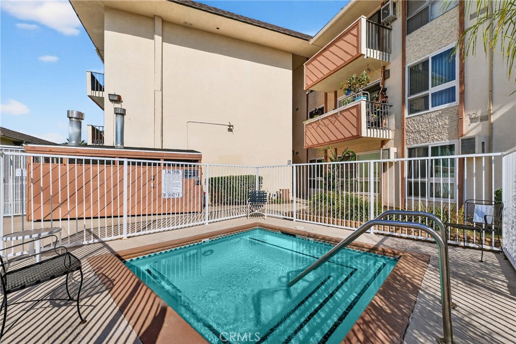 5585 E Pacific Coast Highway 171
