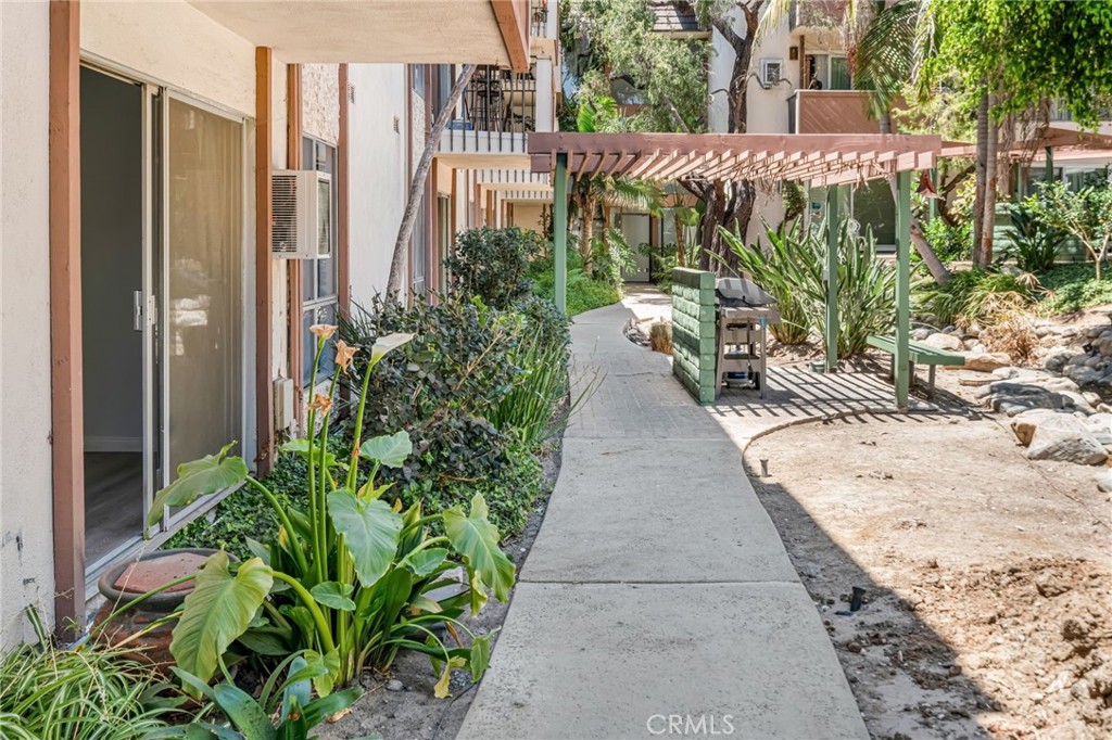 5585 E Pacific Coast Highway 171