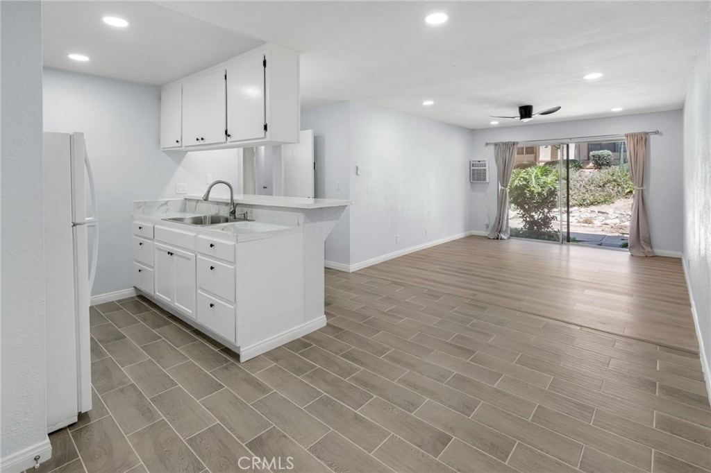 5585 E Pacific Coast Highway 171