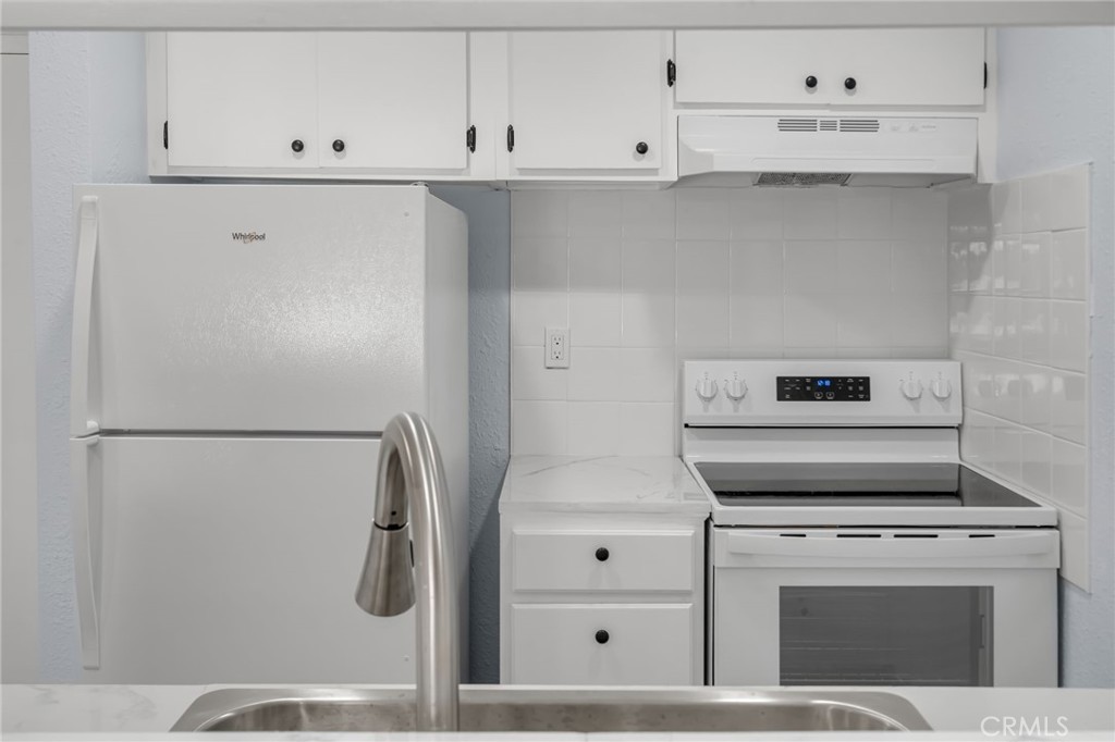 5585 E Pacific Coast Highway 171