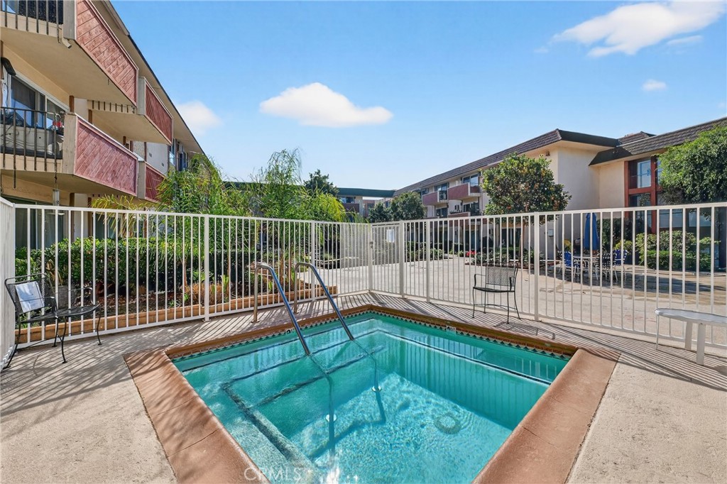 5585 E Pacific Coast Highway 171