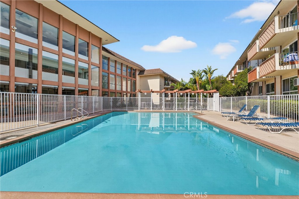 5585 E Pacific Coast Highway 171