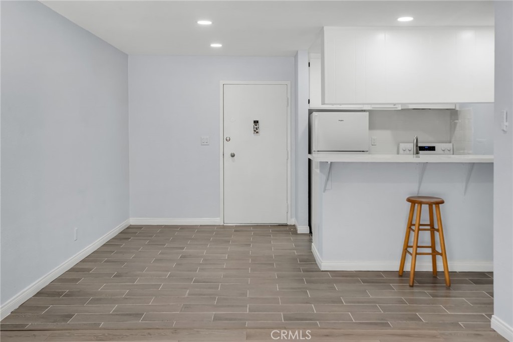 5585 E Pacific Coast Highway 171