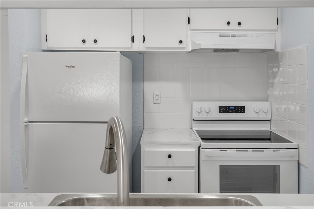 5585 E Pacific Coast Highway 171