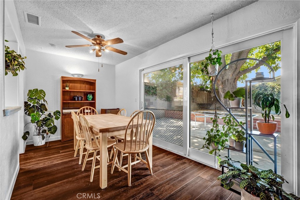 6502 Acacia