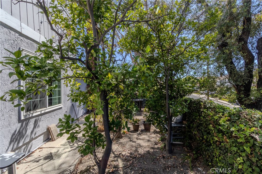 6415 E Stonebridge
