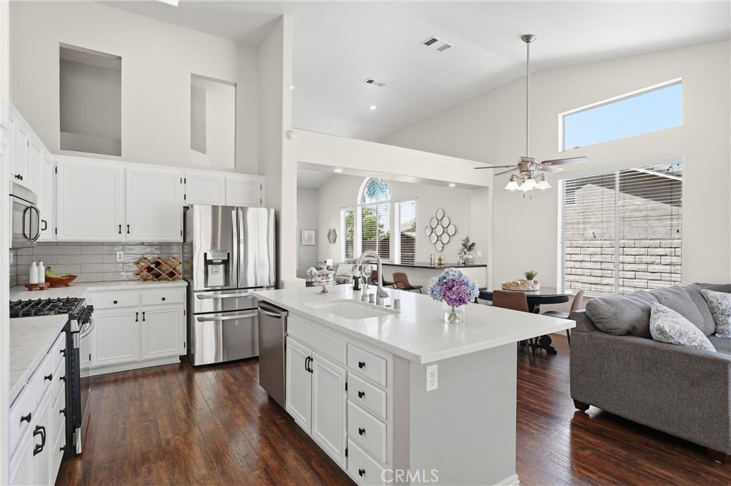 3053 Mira Vista Way