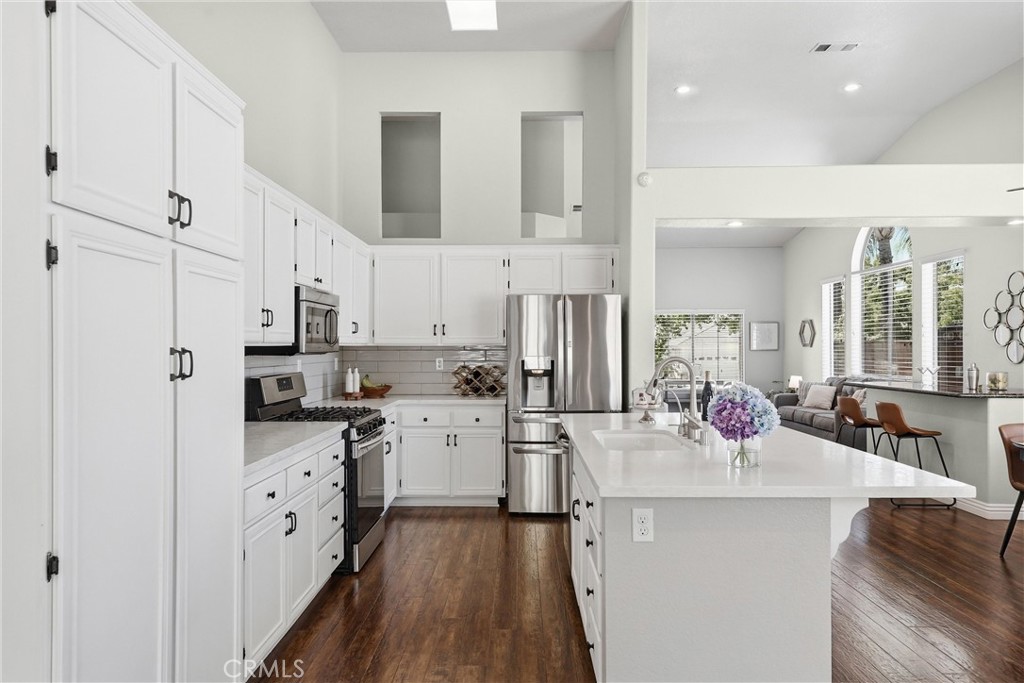 3053 Mira Vista Way
