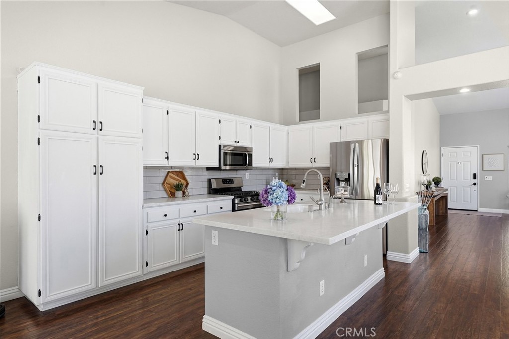 3053 Mira Vista Way
