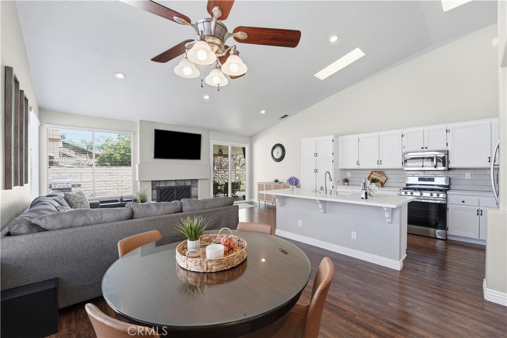 3053 Mira Vista Way