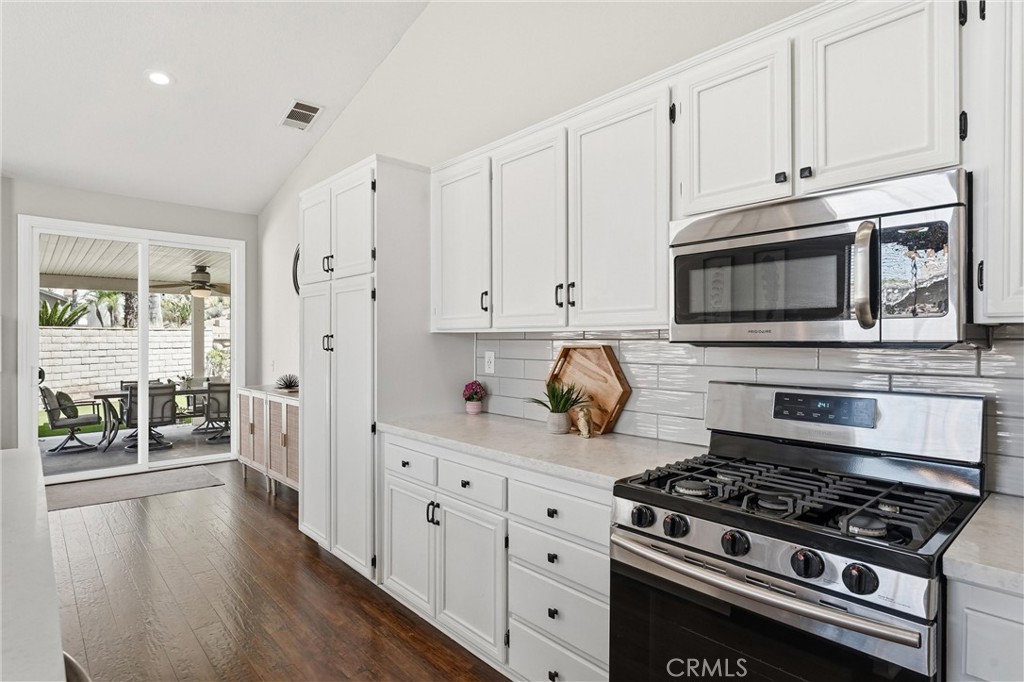 3053 Mira Vista Way