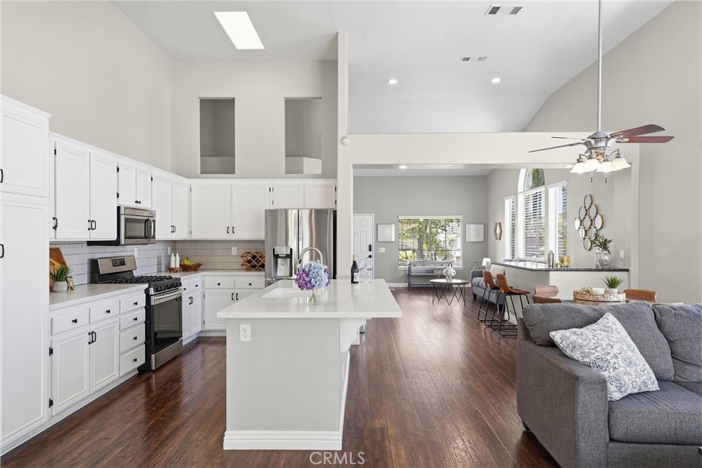 3053 Mira Vista Way