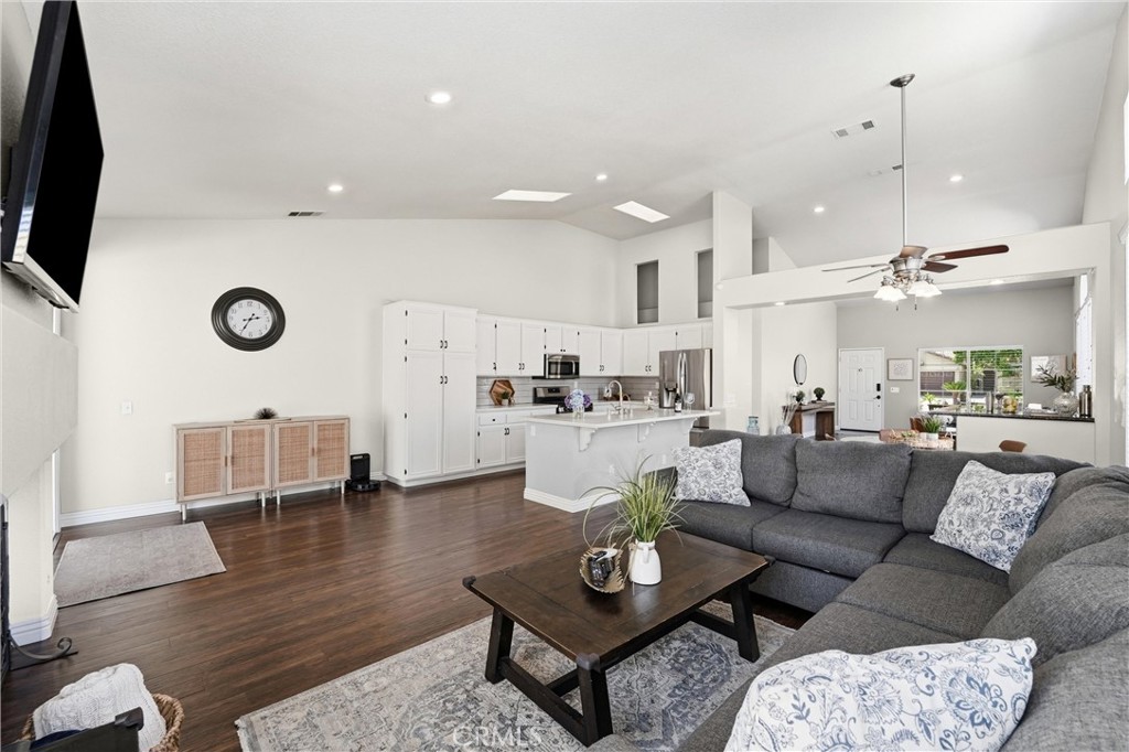3053 Mira Vista Way