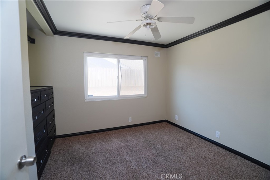 2425 S Lake
