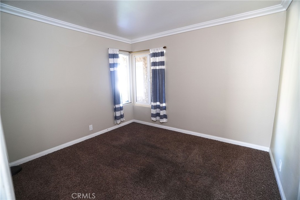 2425 S Lake