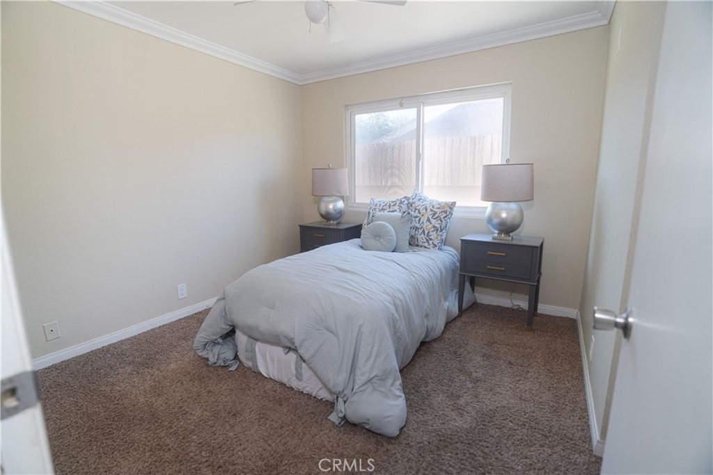 2425 S Lake