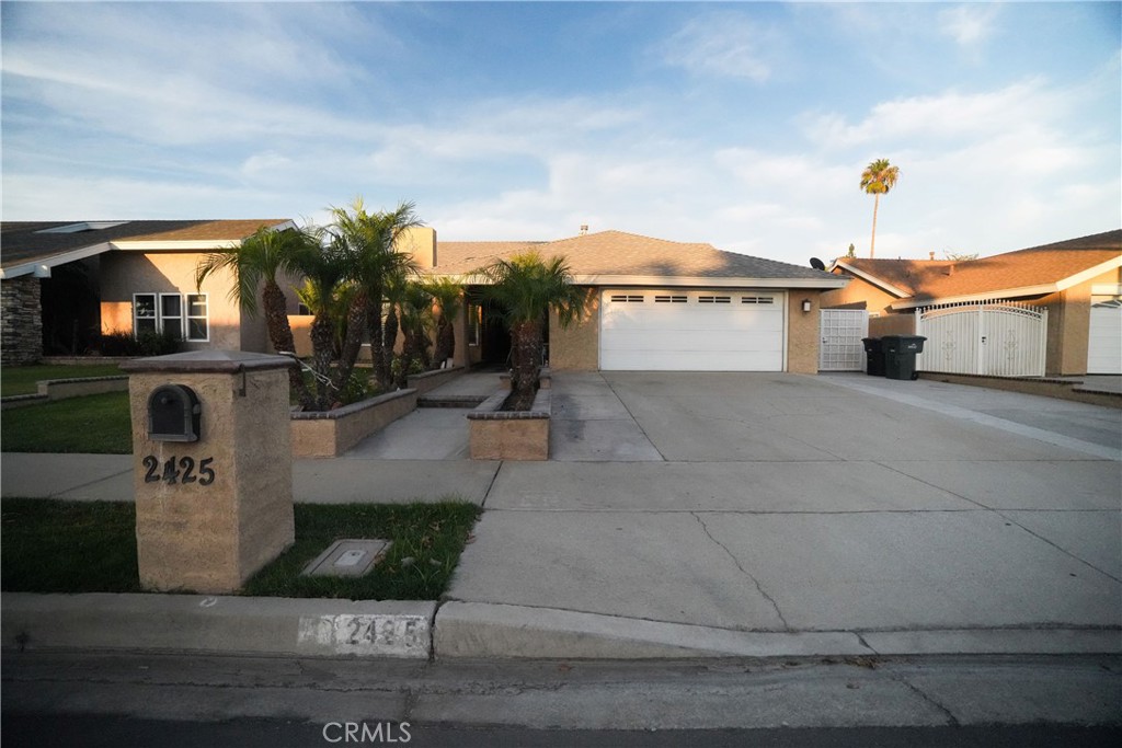 2425 S Lake
