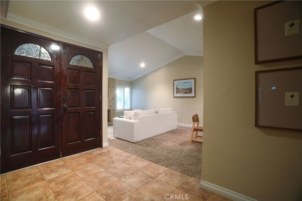 2425 S Lake