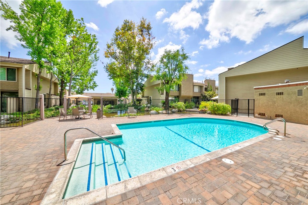 5401 Twin Lakes Drive
