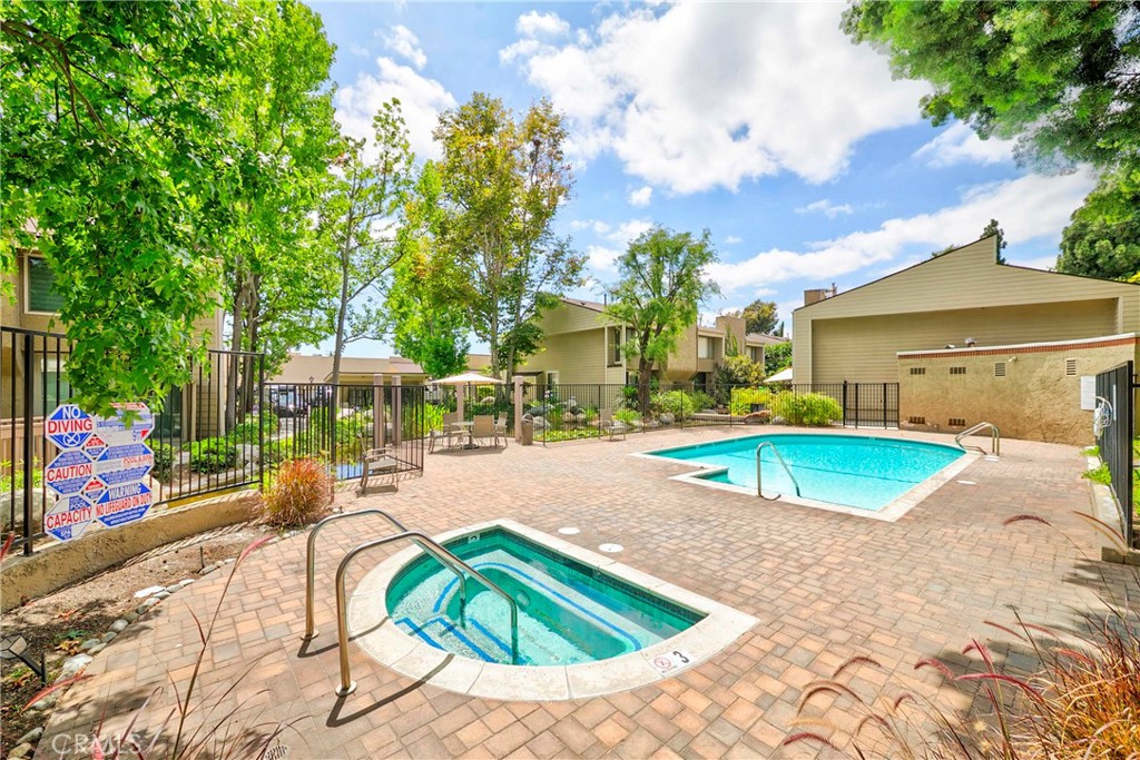 5401 Twin Lakes Drive