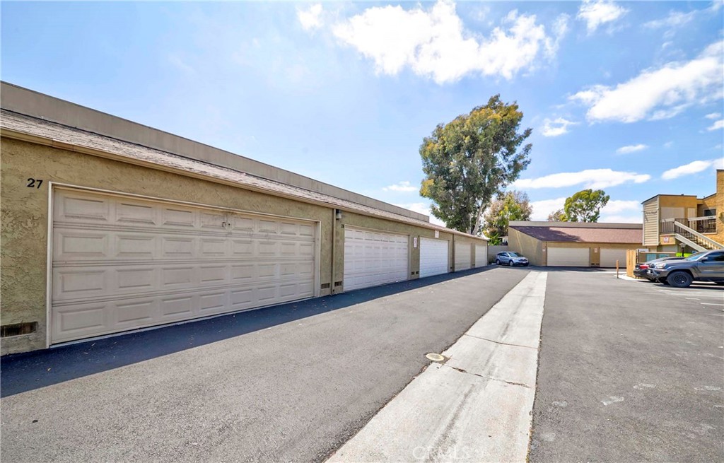 5401 Twin Lakes Drive