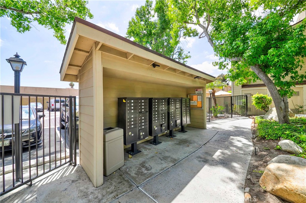 5401 Twin Lakes Drive