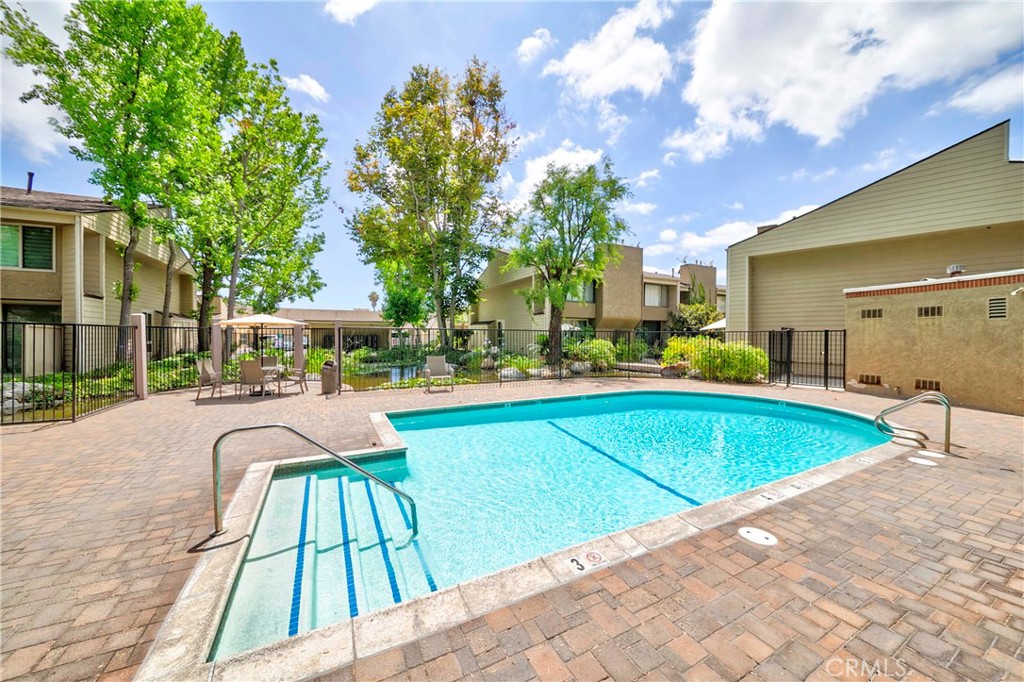 5401 Twin Lakes Drive
