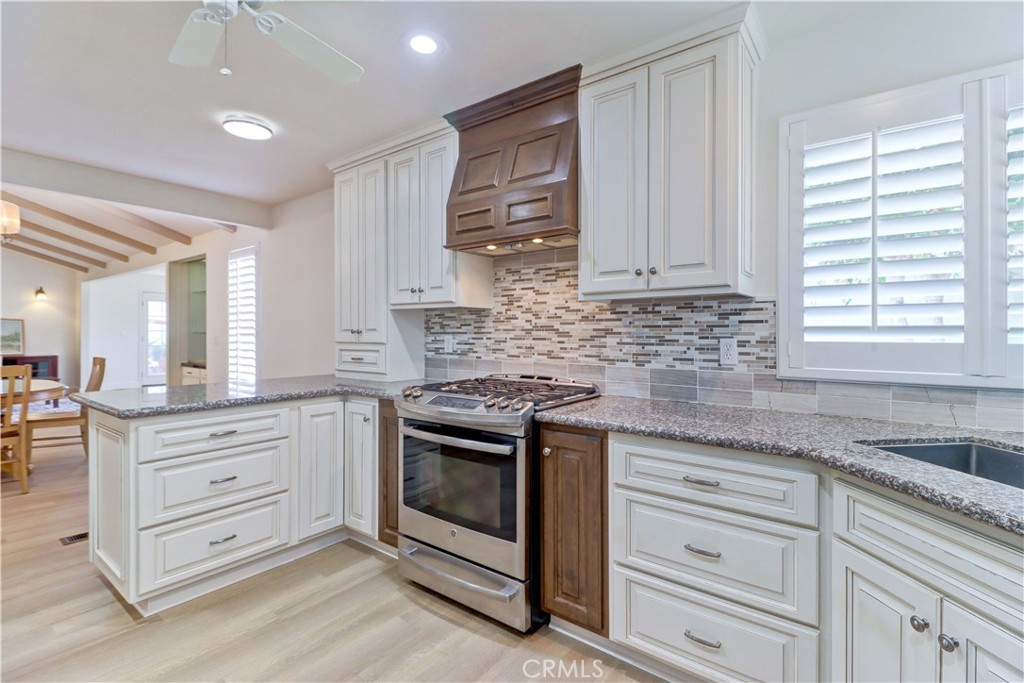 2509 View Lake 44