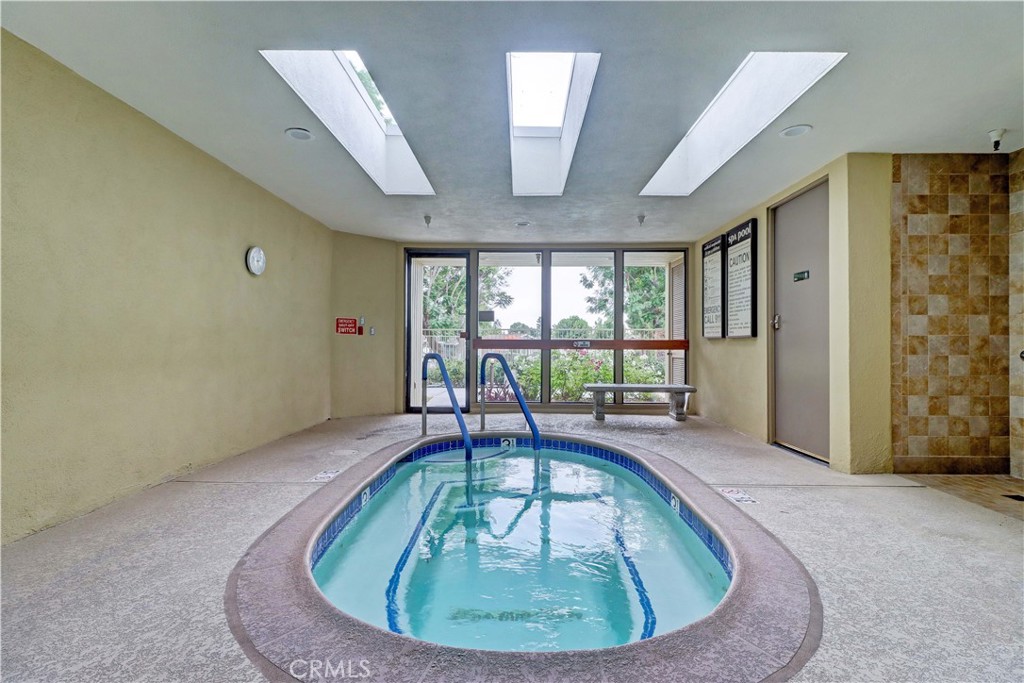 2509 View Lake 44