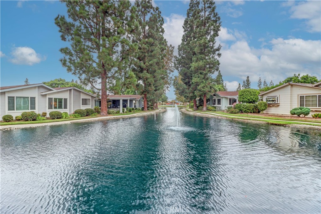 2509 View Lake 44