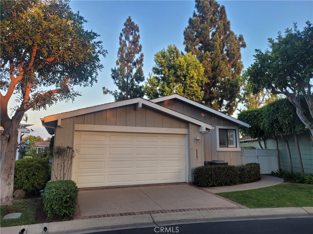 2509 View Lake 44