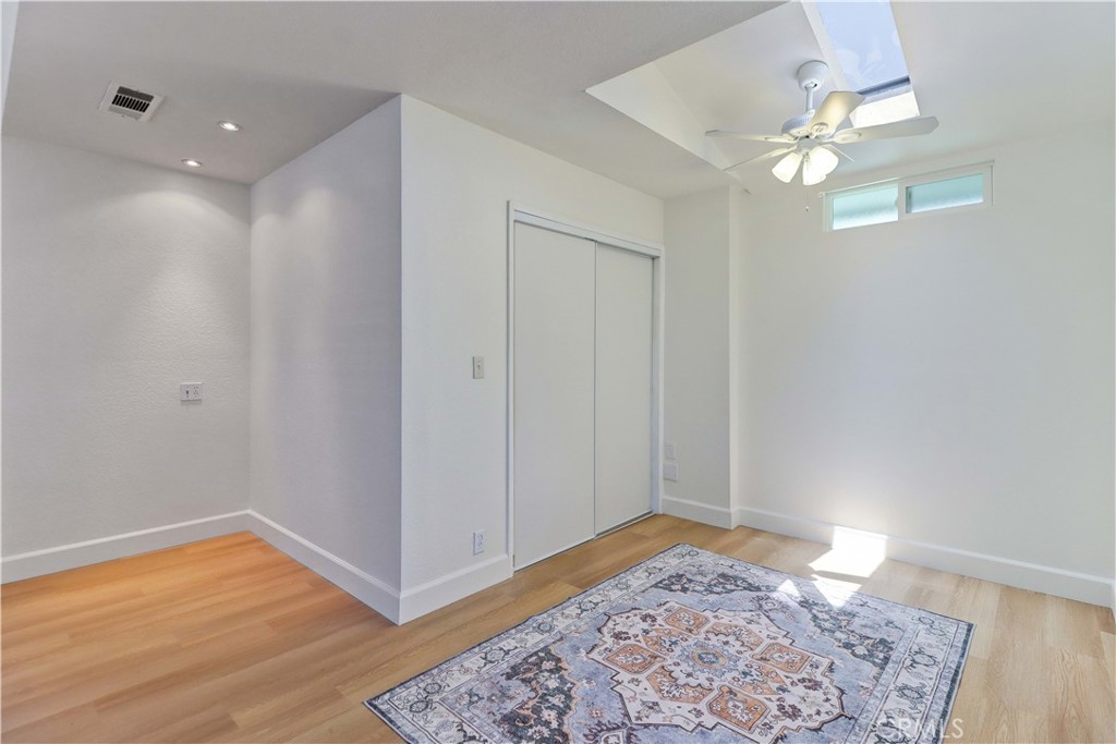 2509 View Lake 44