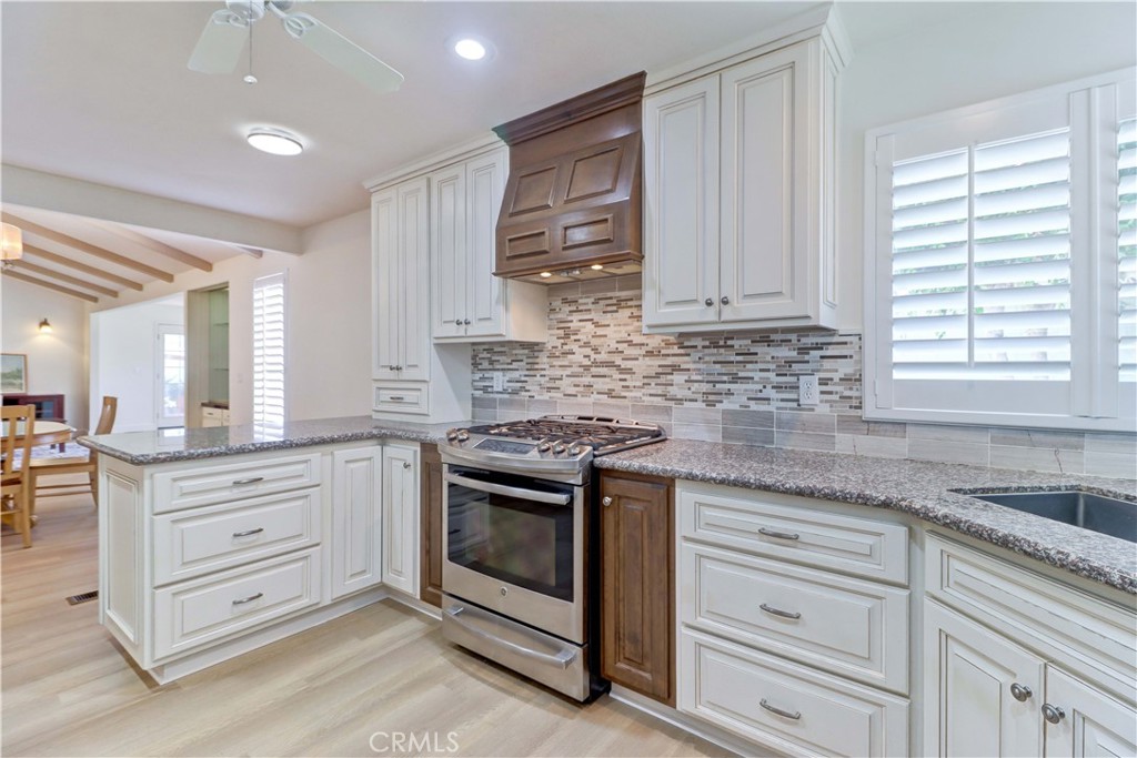 2509 View Lake 44