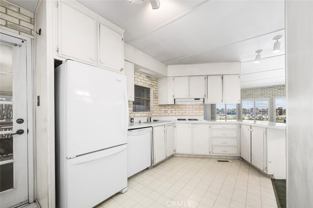 6231 E NARINA VIEW Drive 203