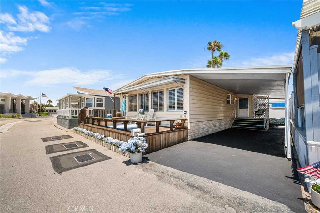 6231 E NARINA VIEW Drive 203