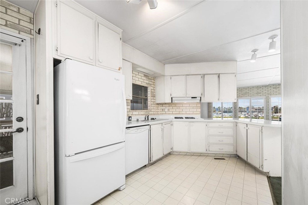 6231 E NARINA VIEW Drive 203