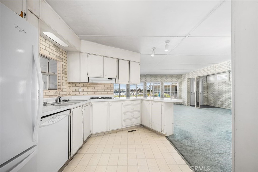6231 E NARINA VIEW Drive 203