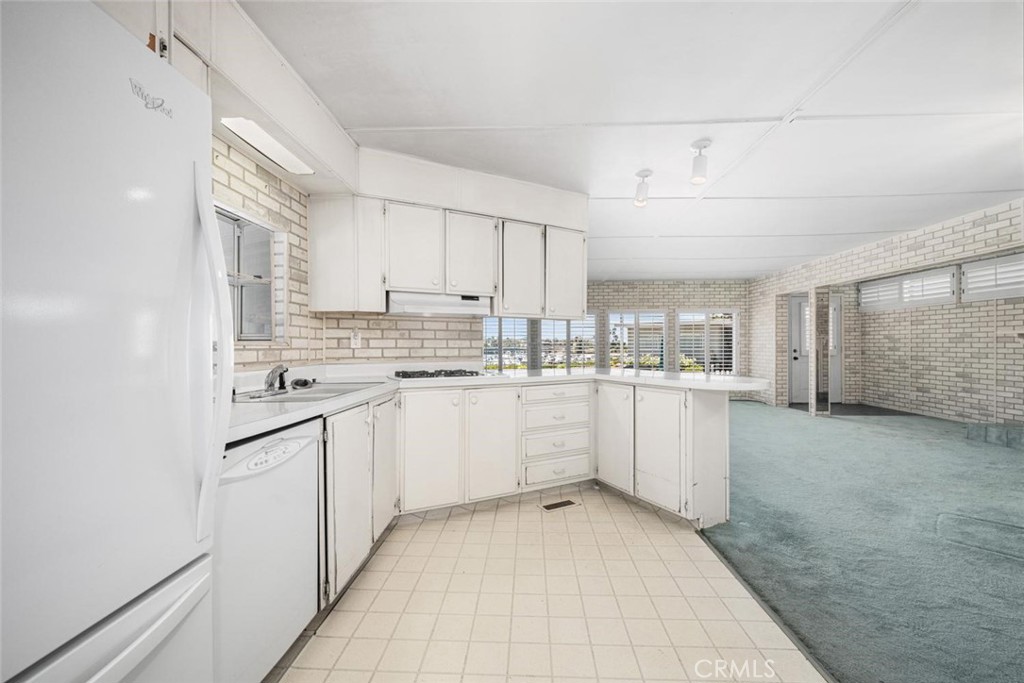 6231 E NARINA VIEW Drive 203