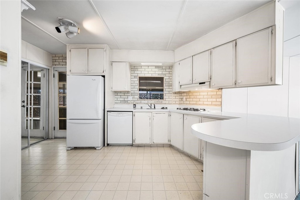 6231 E NARINA VIEW Drive 203