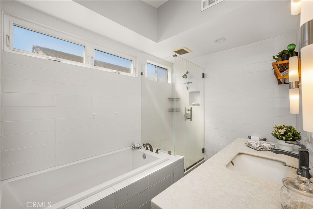 1231 N Dolores