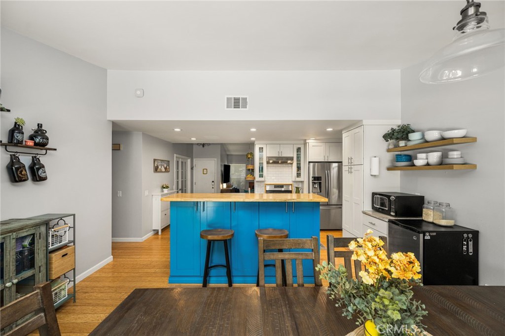 1231 N Dolores