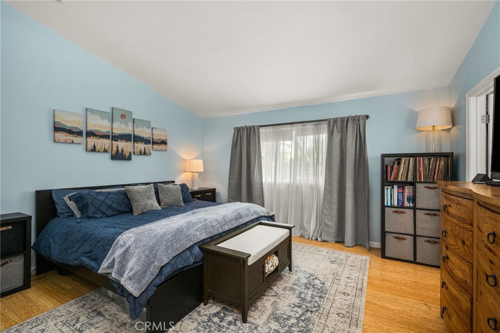 1231 N Dolores
