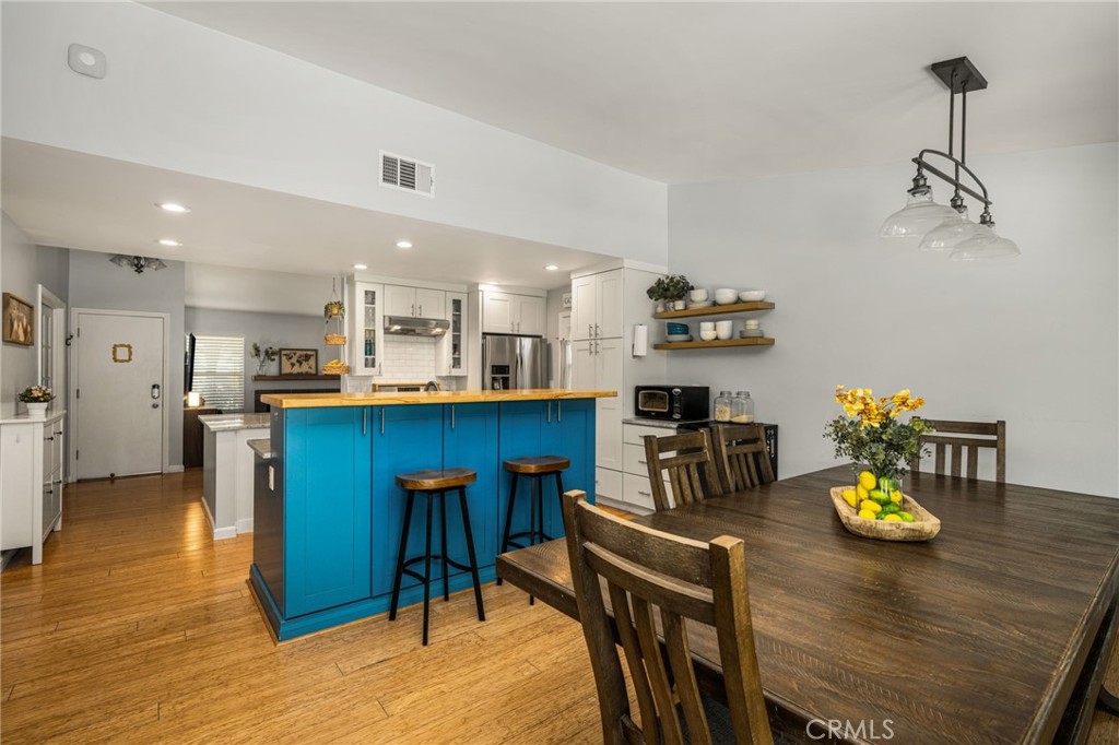 1231 N Dolores