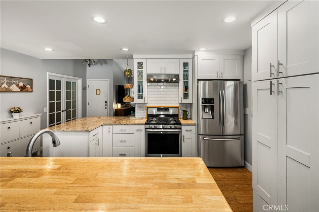 1231 N Dolores
