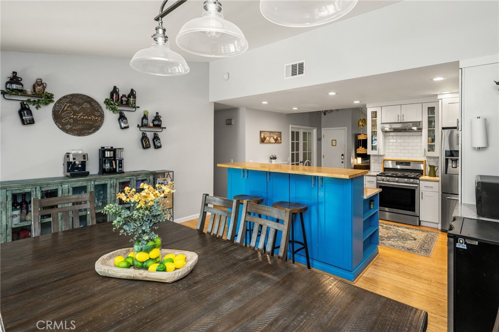 1231 N Dolores