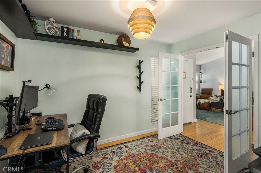 1231 N Dolores