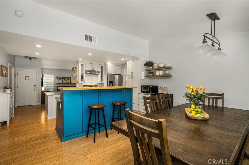 1231 N Dolores